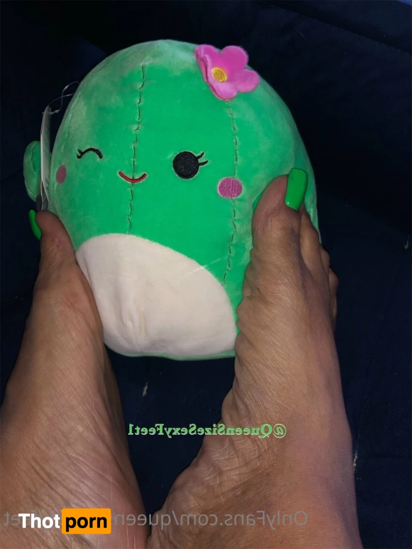 QueenSizeSexyFeet 7144126