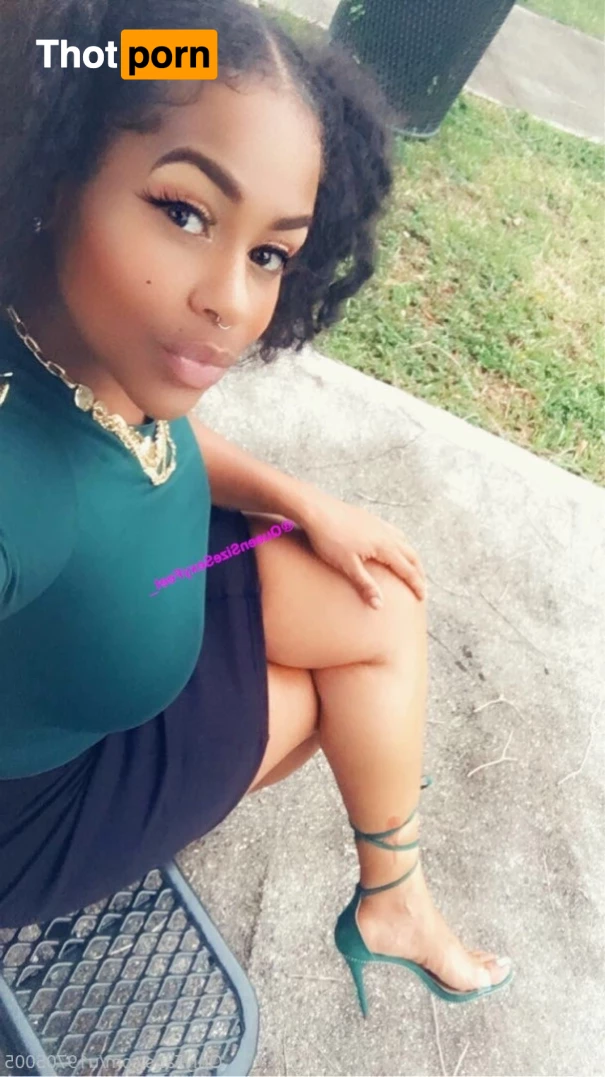 QueenSizeSexyFeet 7144251