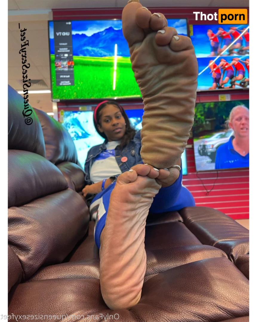 QueenSizeSexyFeet 7144271