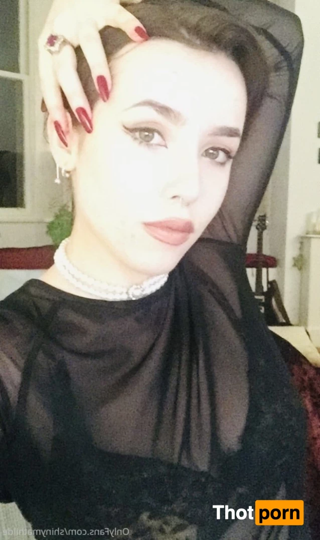 Madame Mathilde 6630965