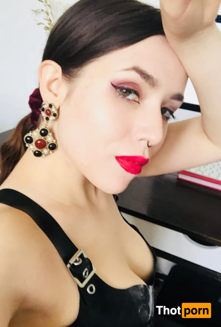 Madame Mathilde 6631167