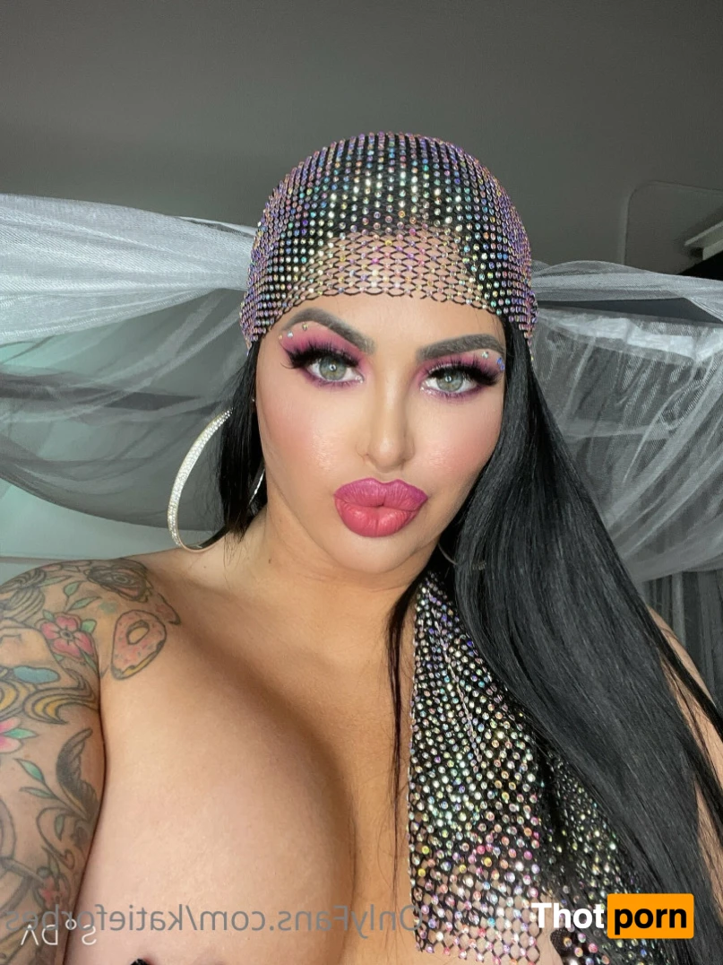 Katie Forbes 12992250