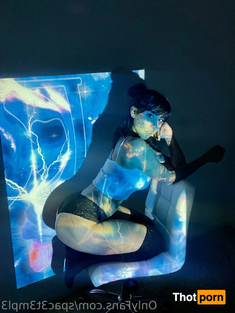 ｡  · • ●  ☯︎ ♓︎ 7052409