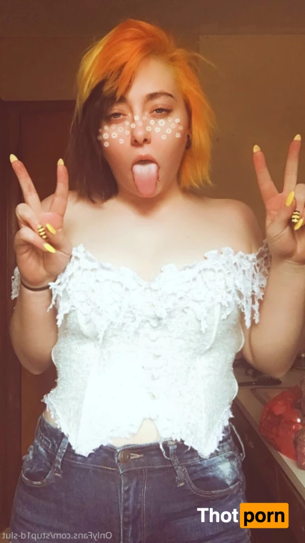 Carolin White 7171369