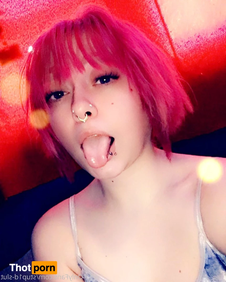 Carolin White 7171523