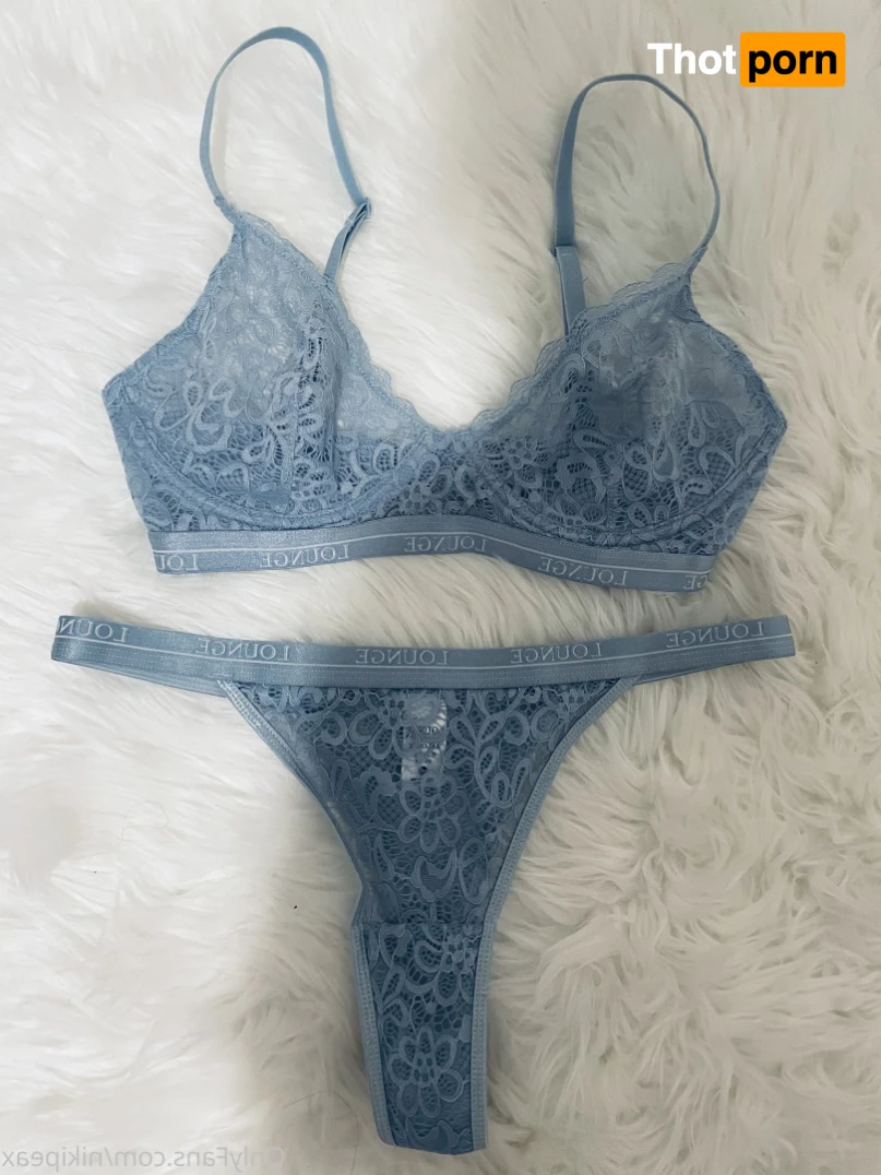 Styled by Niki 9480465