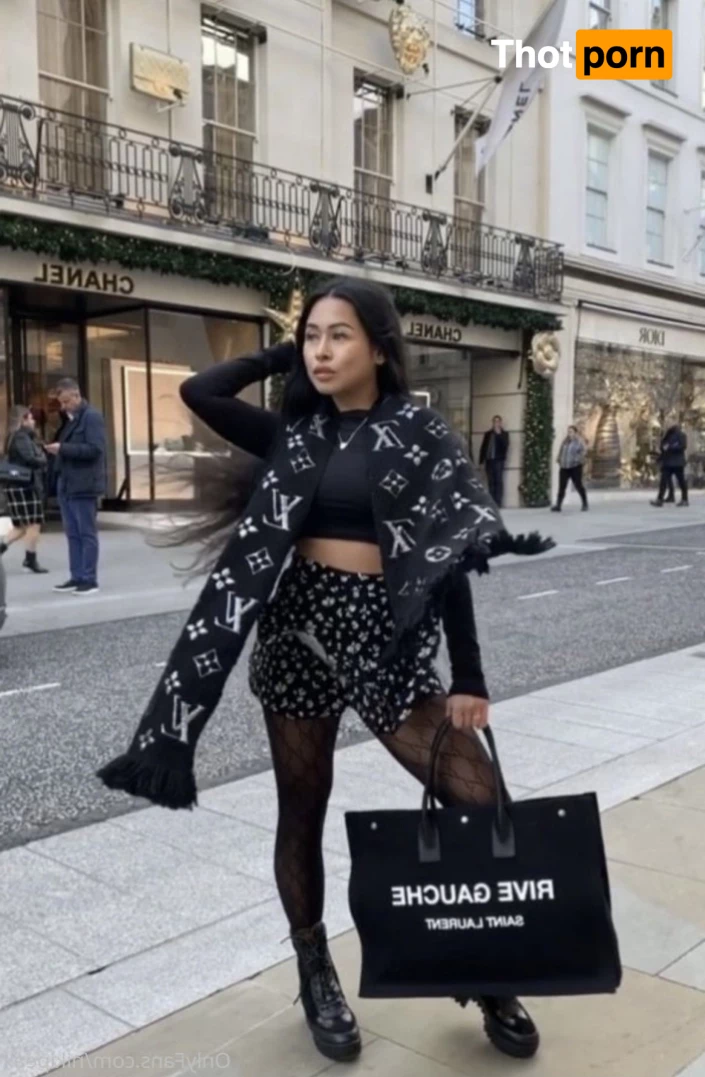 Styled by Niki 9480561