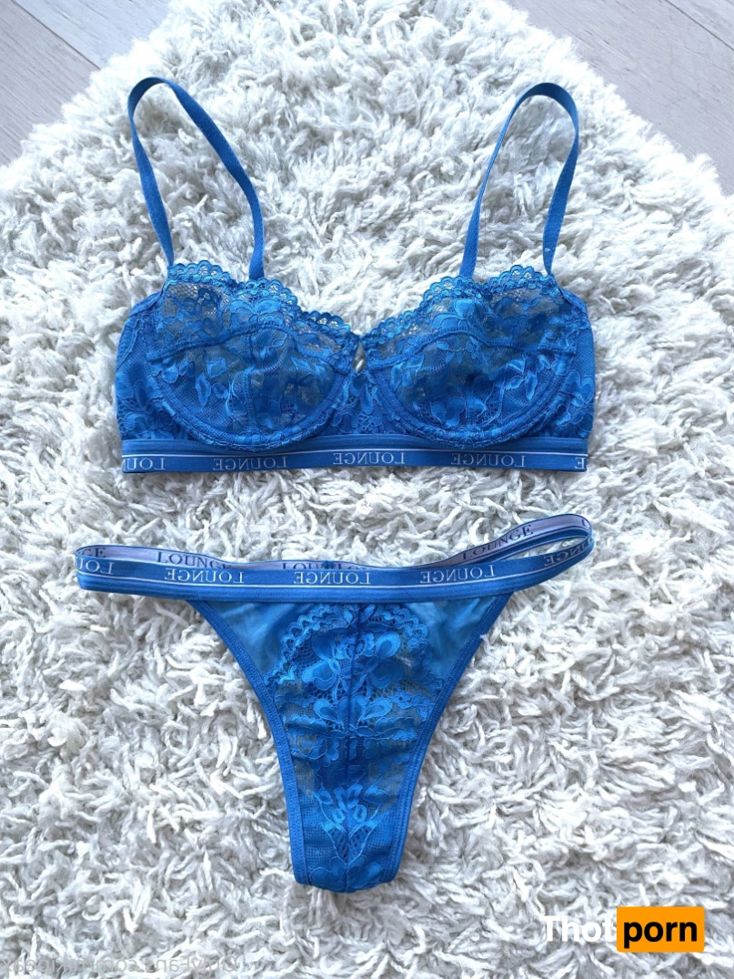 Styled by Niki 9480648