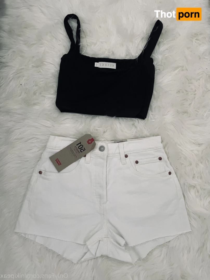 Styled by Niki 9480693