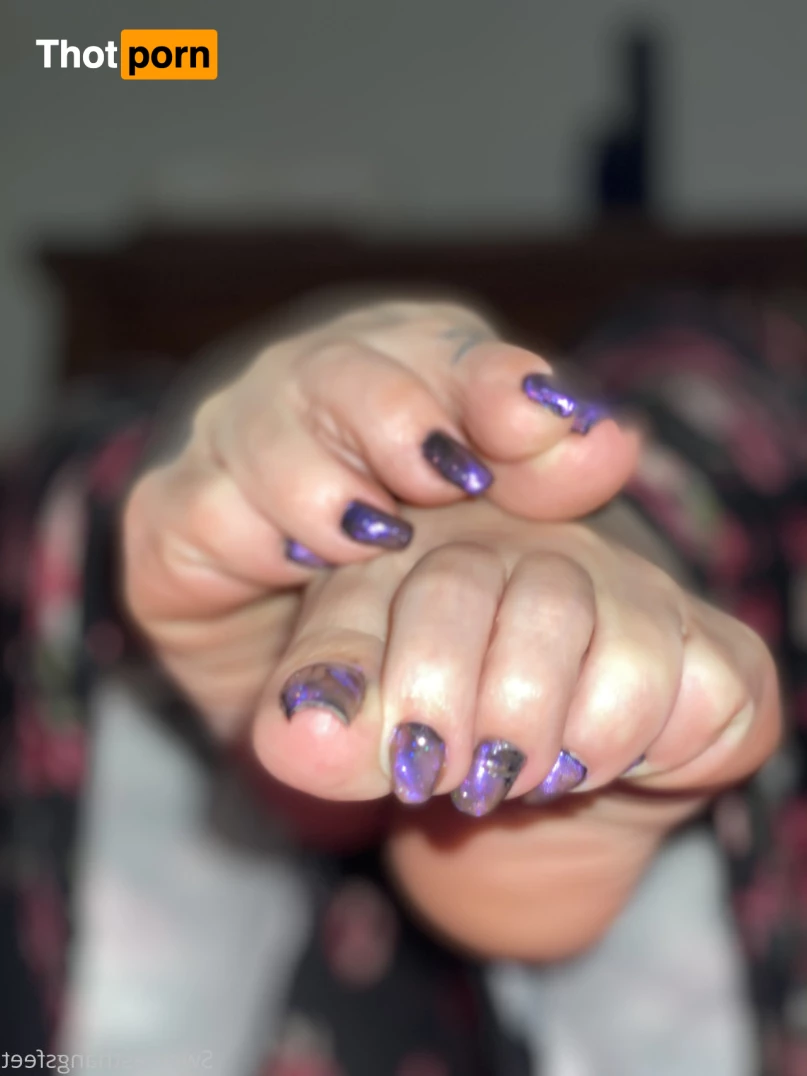 Goddess Rhonda 7063889