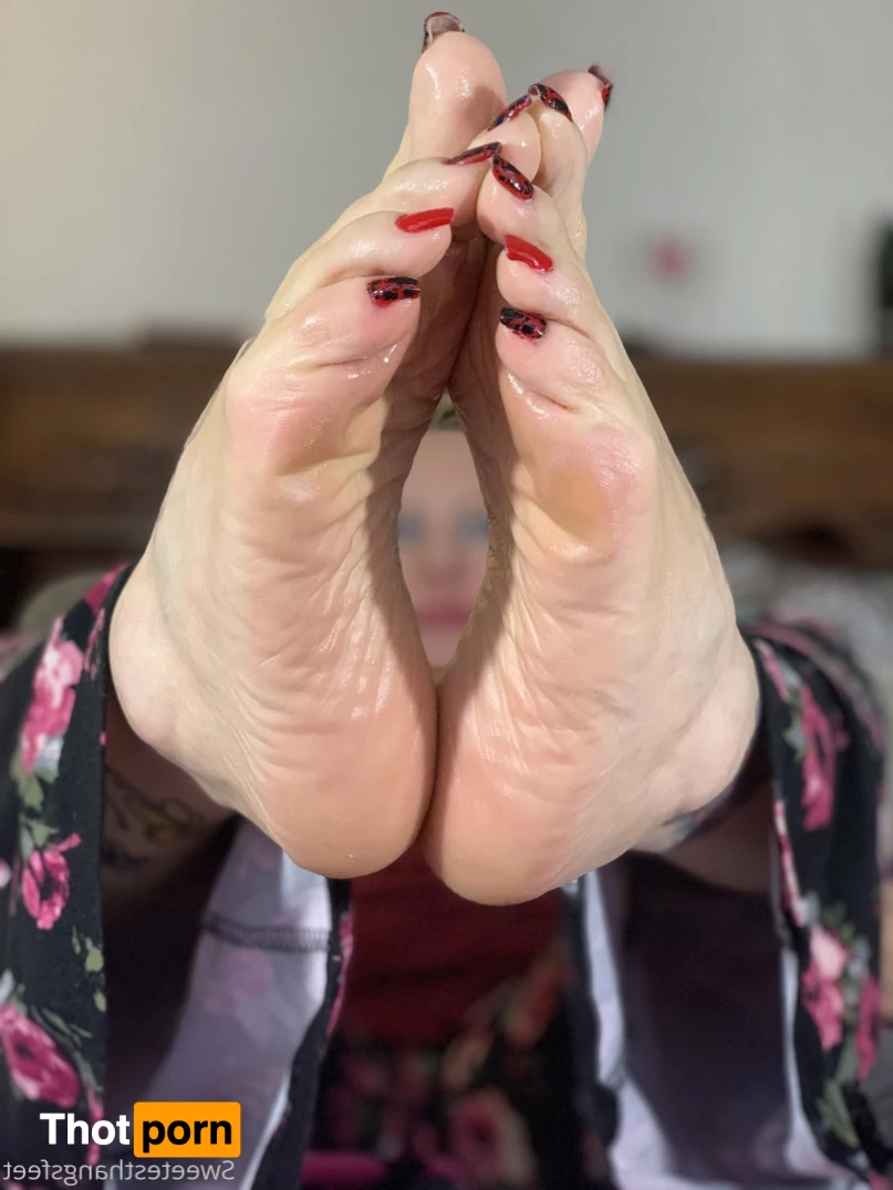 Goddess Rhonda 7063949