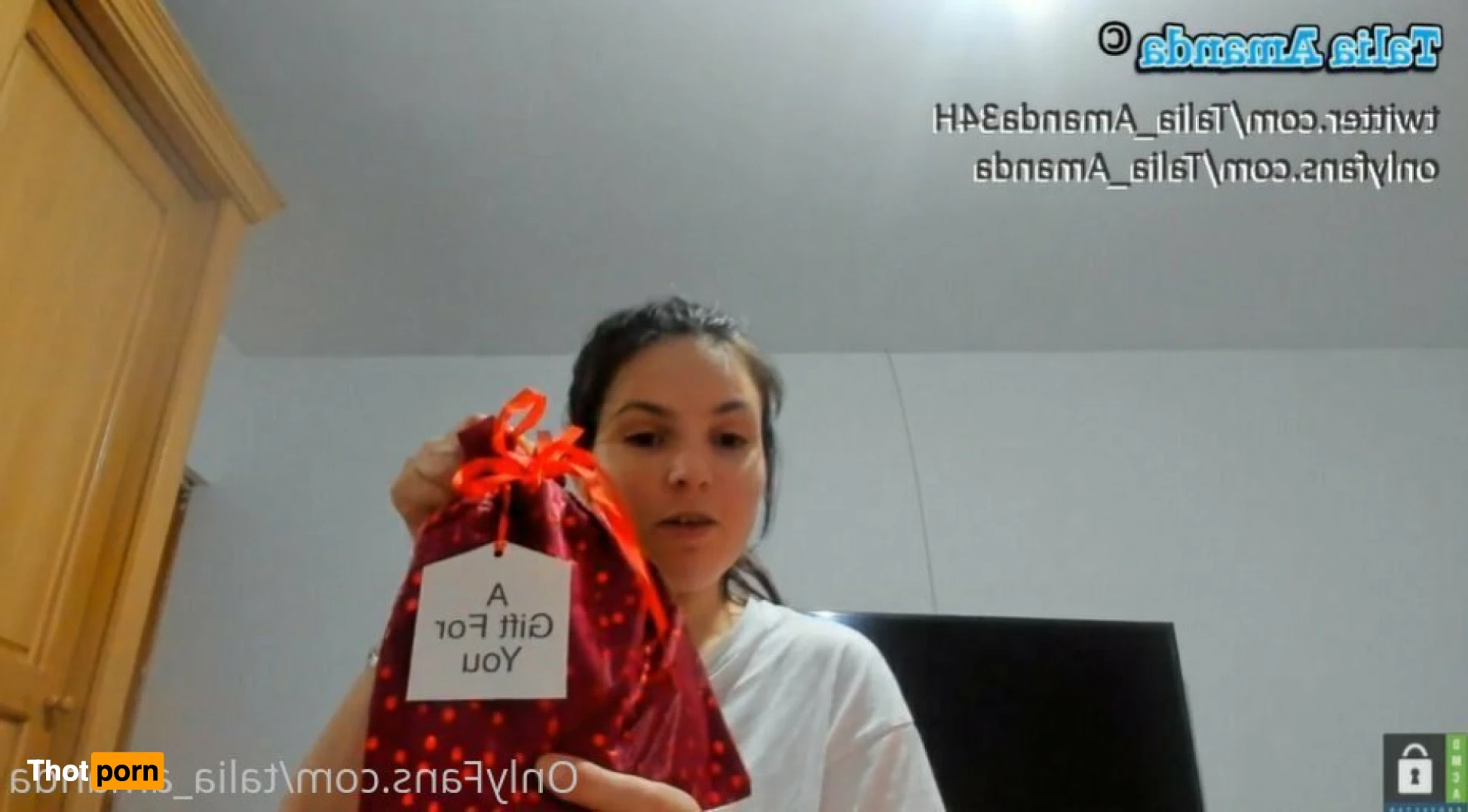 Talia Amanda 15442251