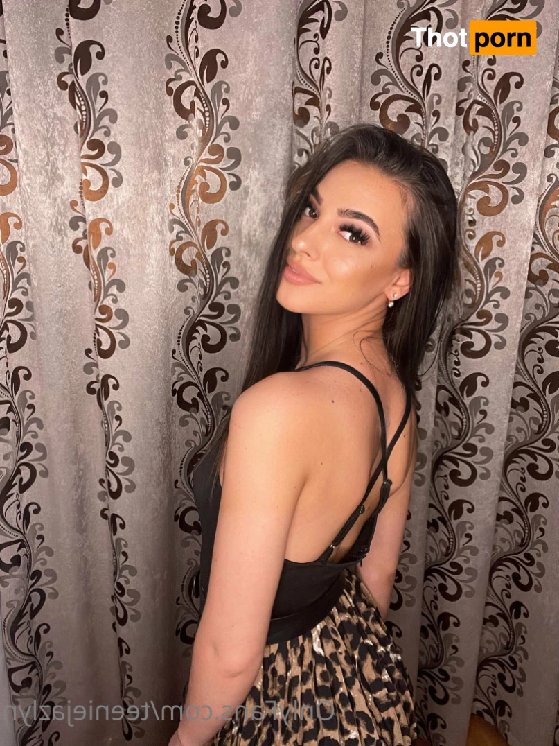 teeniejazlyn 14518464