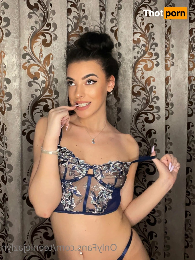 teeniejazlyn 14534537