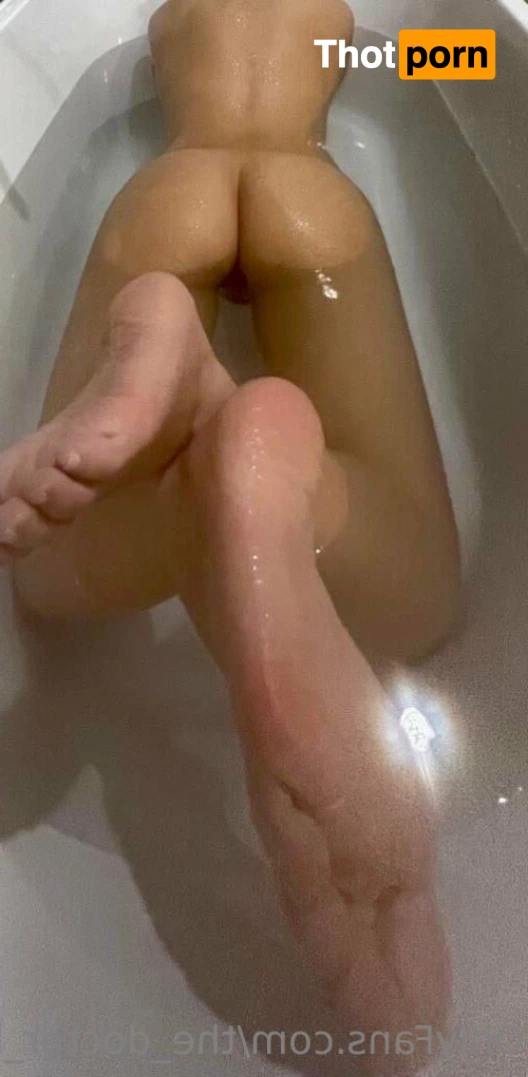 The Doctor Hotwife 7040619