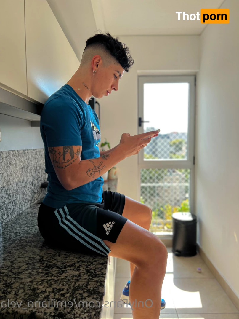 KID EMI | Free 6913534