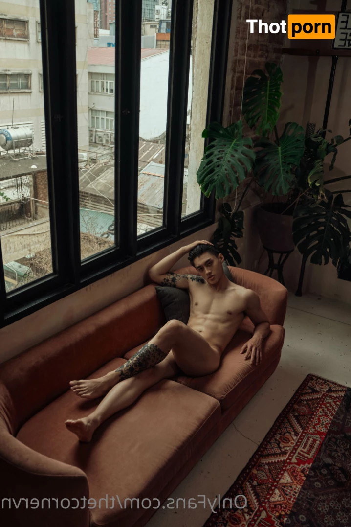 The T Corner 6911279