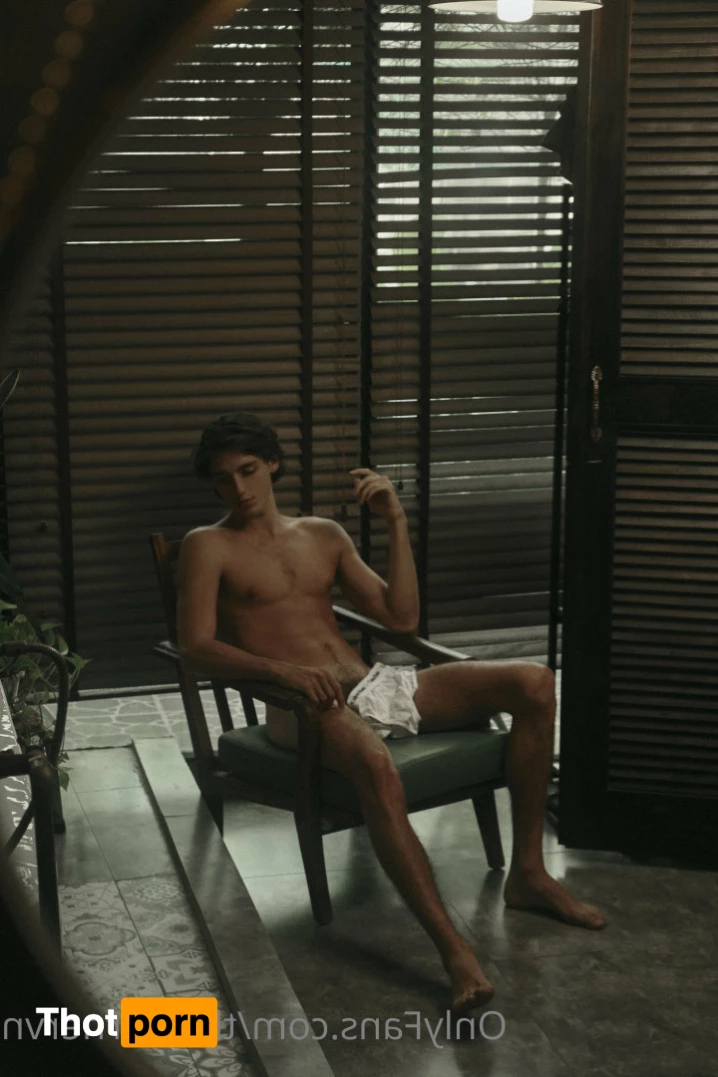 The T Corner 6911512