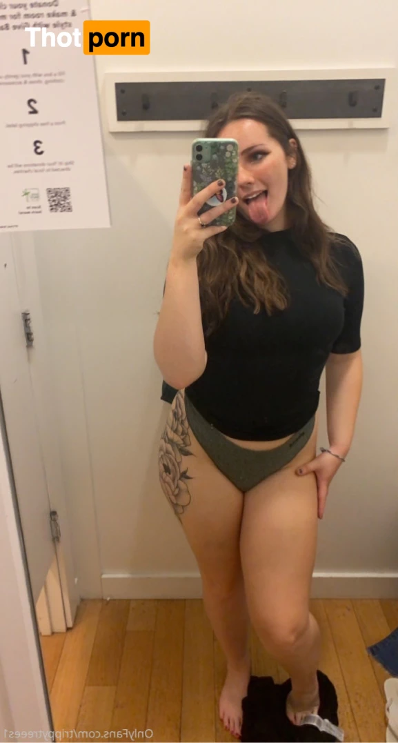 Violet Quinn 6990578