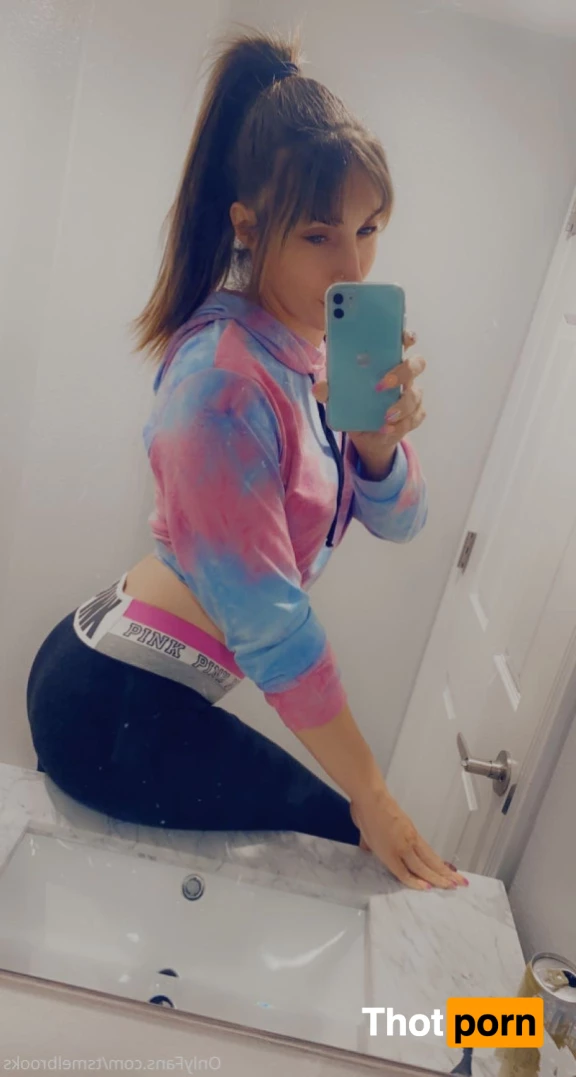 MelanieBrooks 6900517