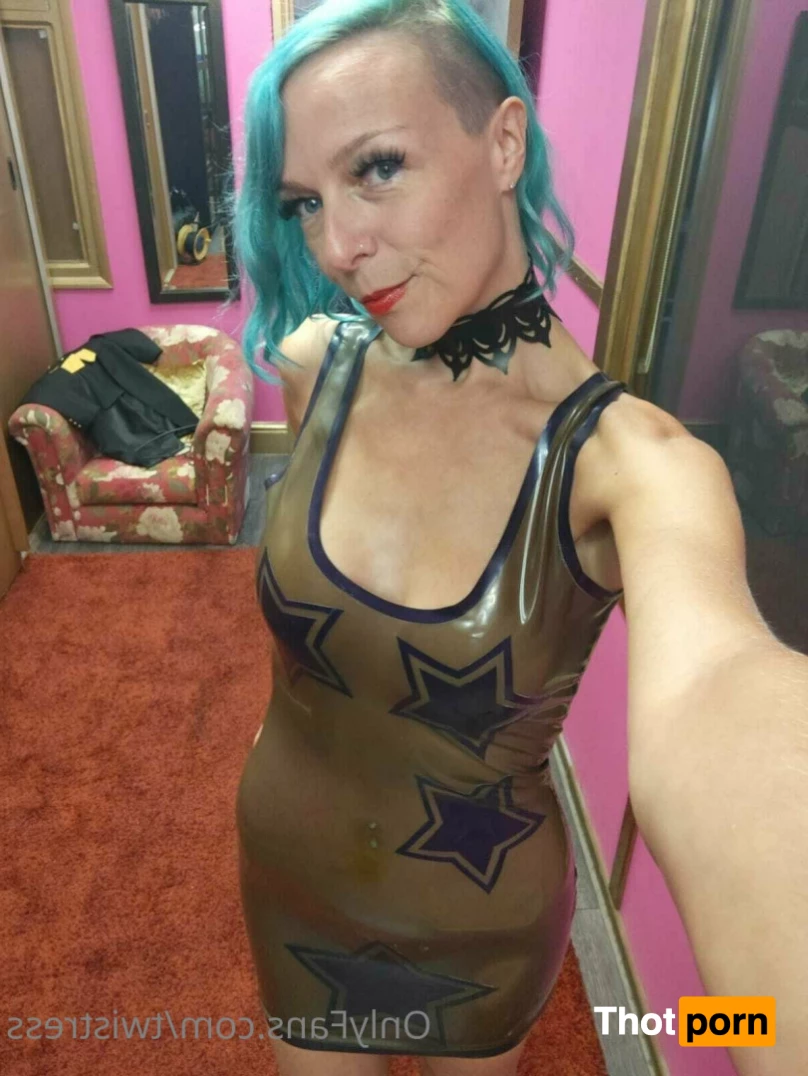 Twistress - Ultimate Brit Kinky Switch 6745523