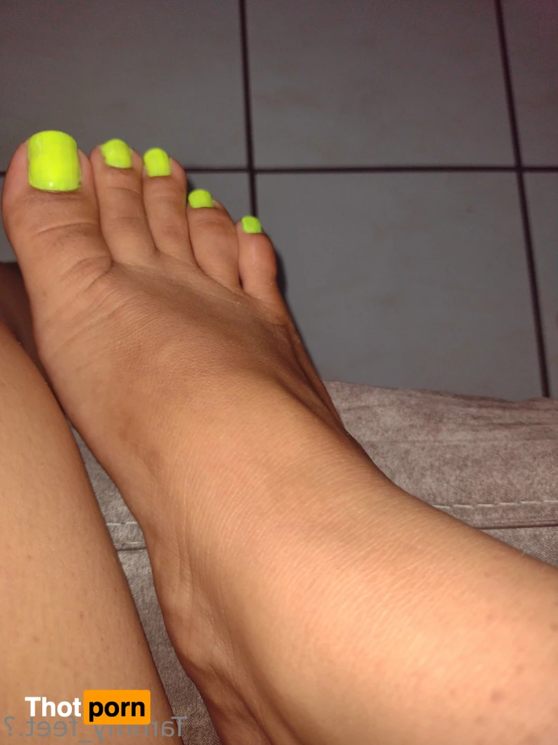 Feet_Kelly_long fingers.👣😛 9410481