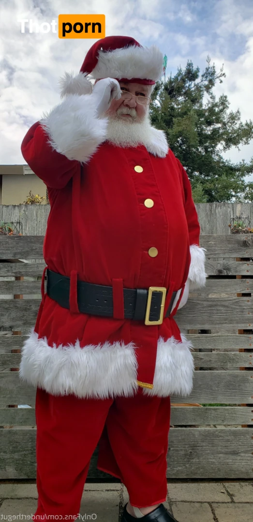 Under The Gut 13598928