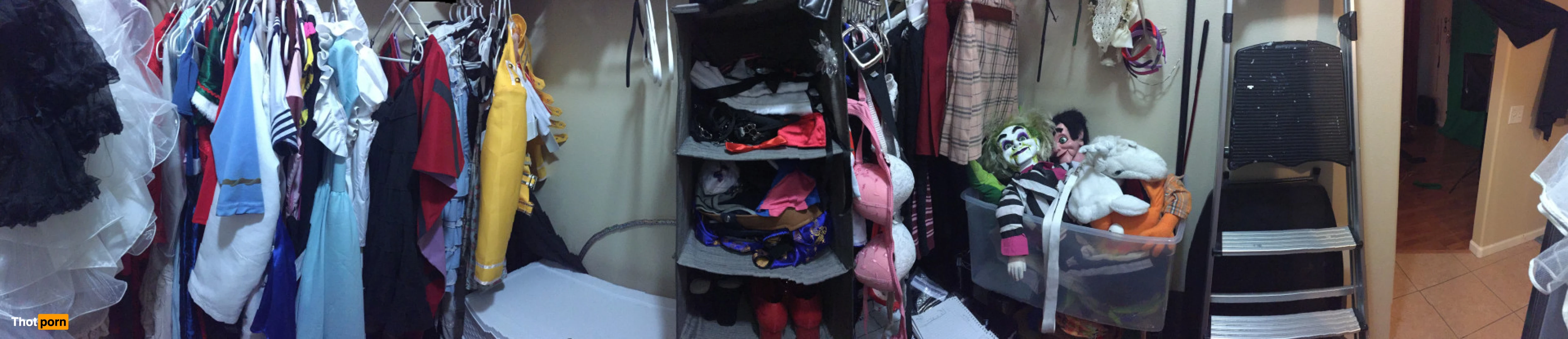 Weird Gal Yank-a-dick 10482567