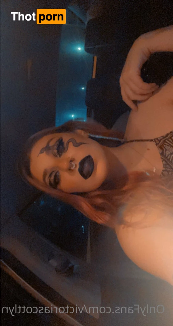 Victoria Scott 7079072