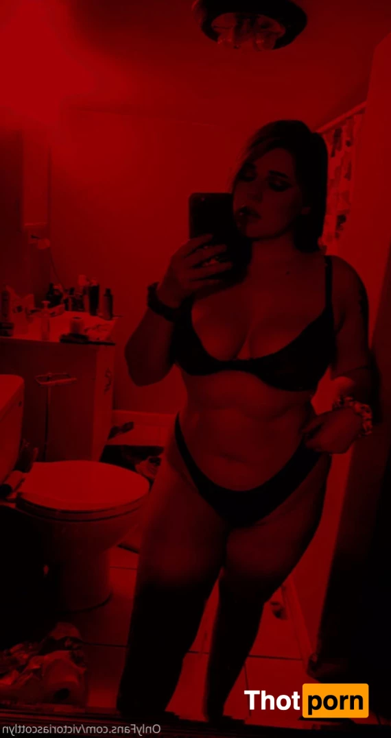 Victoria Scott 7079082