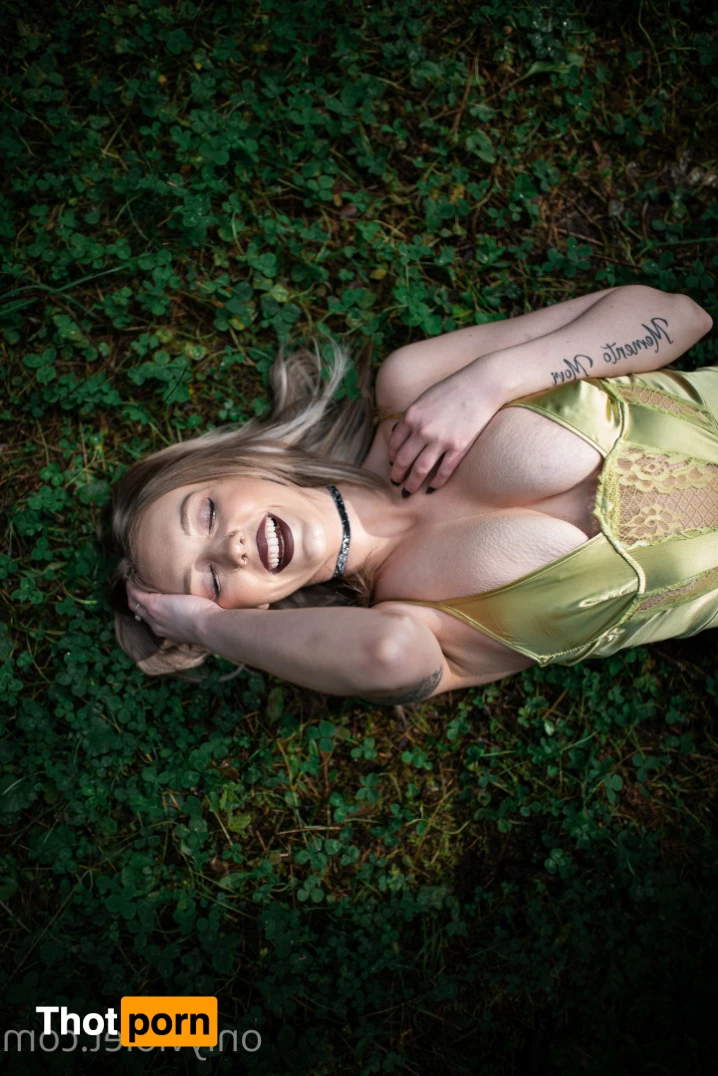 Violet Cox 💦 FREE PAGE 🥵‼️ 6751186