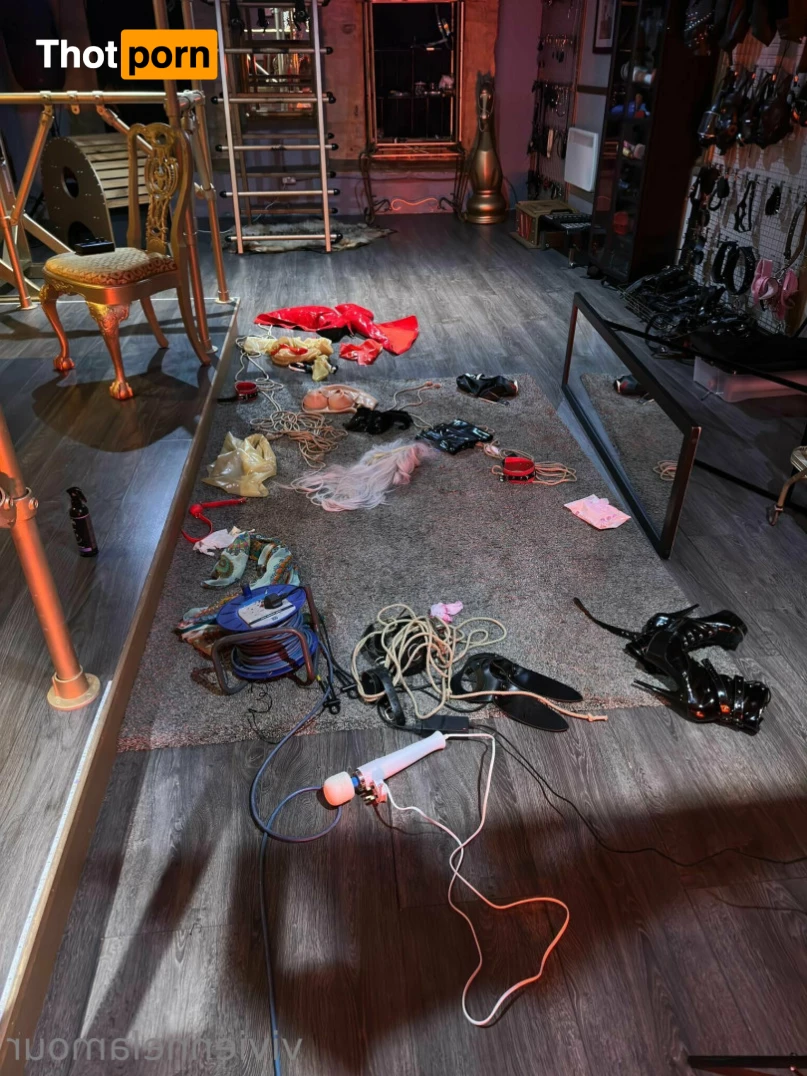 🟢Vivienne l’Amour - XXX Fetish Mistress 10584039