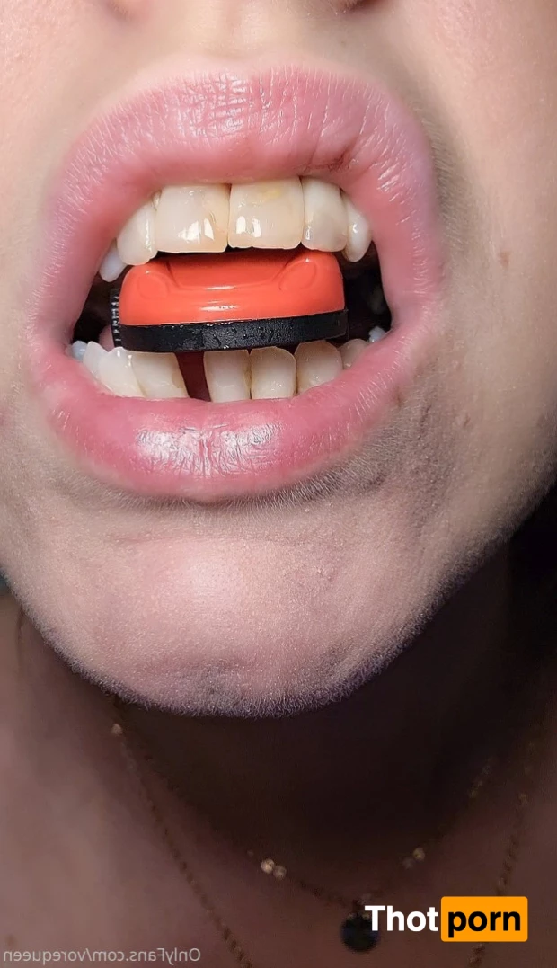 Voracious Vixen 6887725