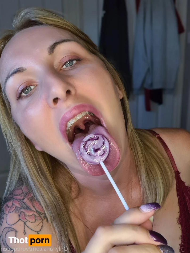 Voracious Vixen 6887826