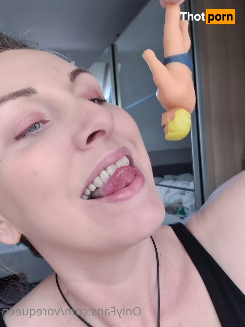 Voracious Vixen 6887918