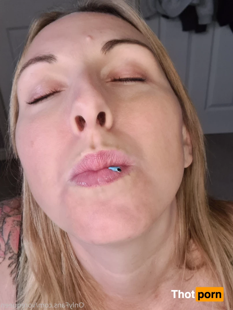 Voracious Vixen 6888046