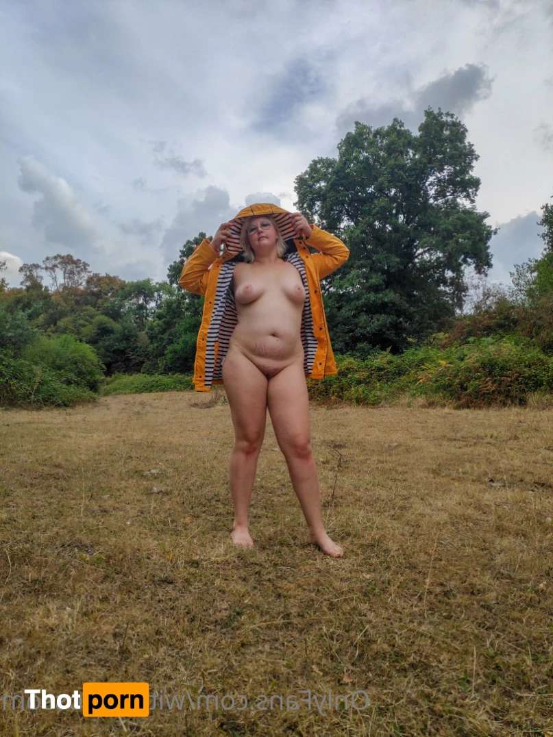 Witchy Blossom 6929291