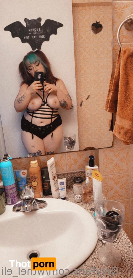 Helena 😈 🇨🇦 7076346