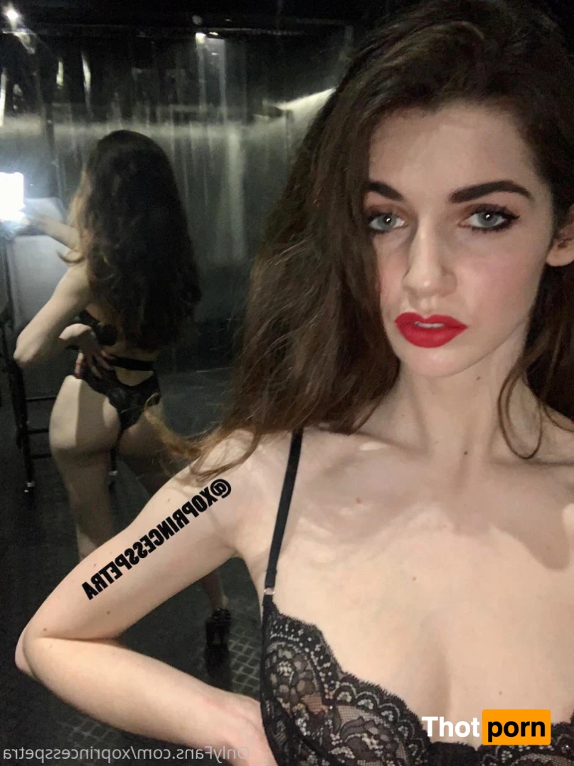 Princess Petra 6921739