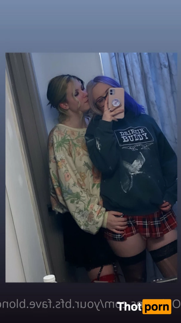 Big Booty Blondie 🤭 6640522