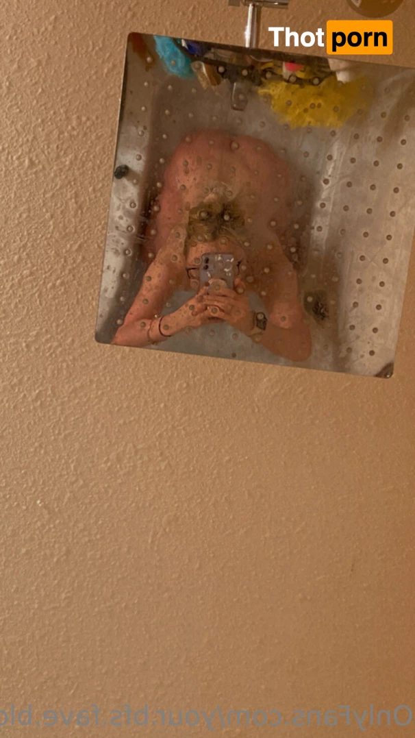 Big Booty Blondie 🤭 6640662