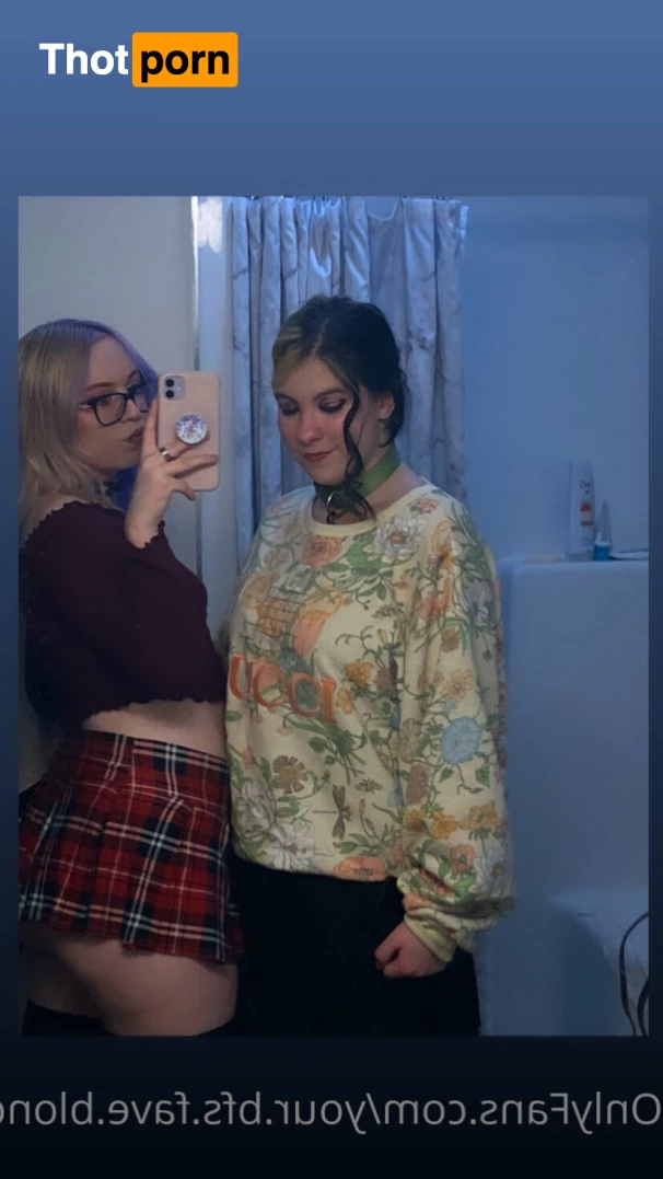 Big Booty Blondie 🤭 6640828