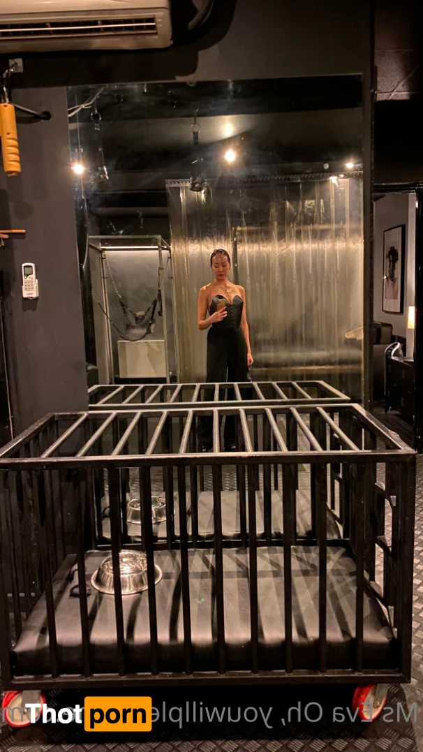 Mistress Eva Oh 6989286