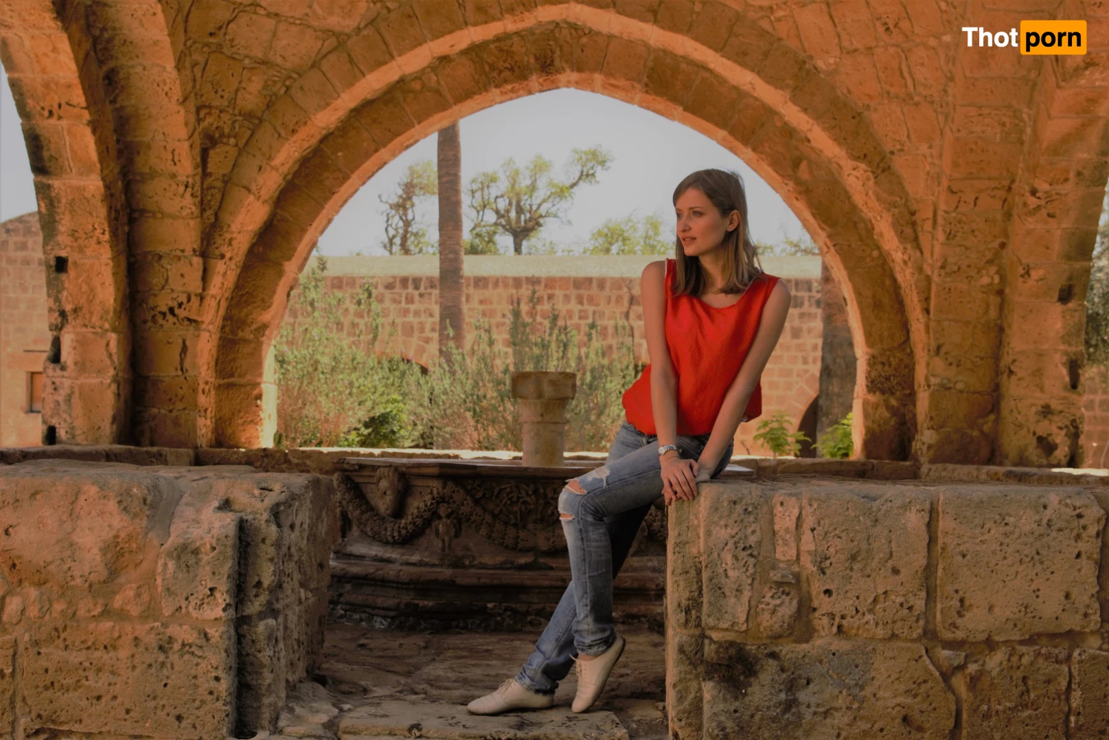 Sophie Smiles 7812862