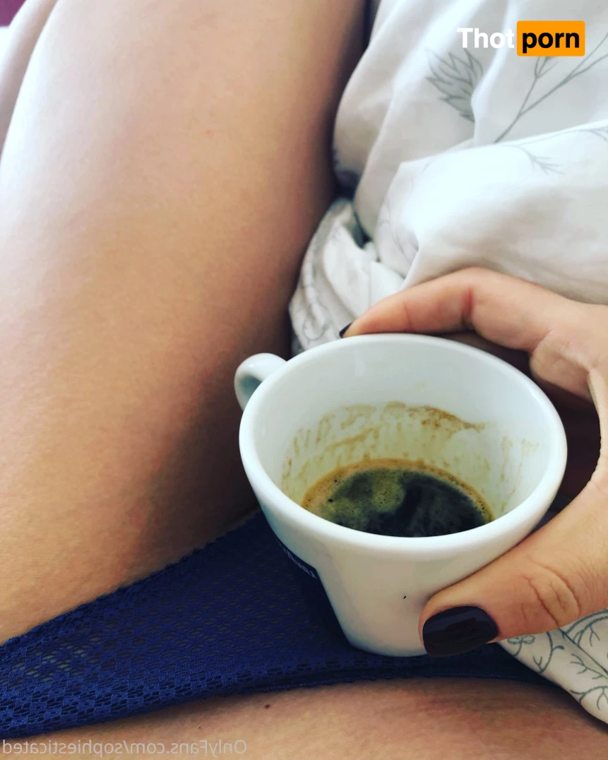 Sophie Smiles 7813190