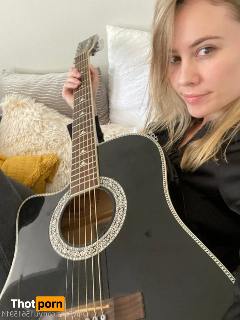 addieandrews 16511120