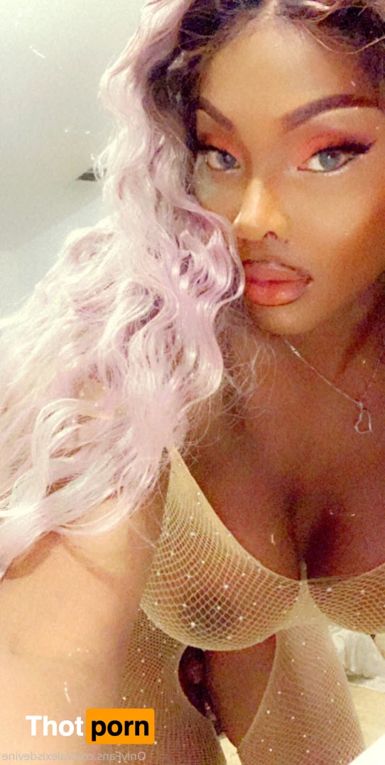 Devinealexis 15728289