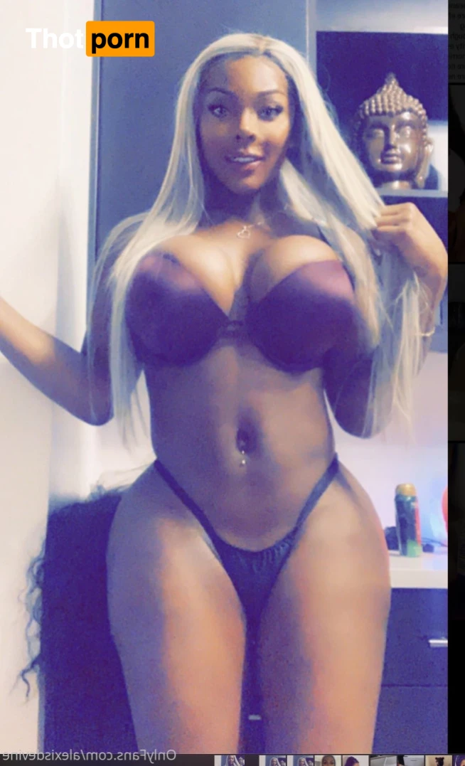 Devinealexis 15728565