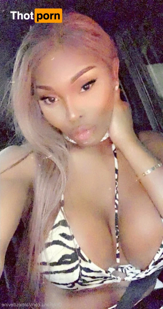 Devinealexis 15728685