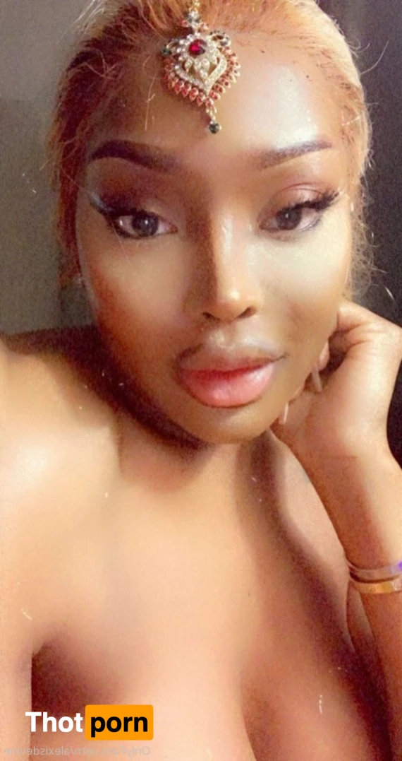 Devinealexis 15728851